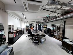 Carpenter Street (D1), Retail #587079321